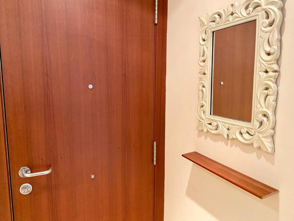 Apartment Prober_siscaro *